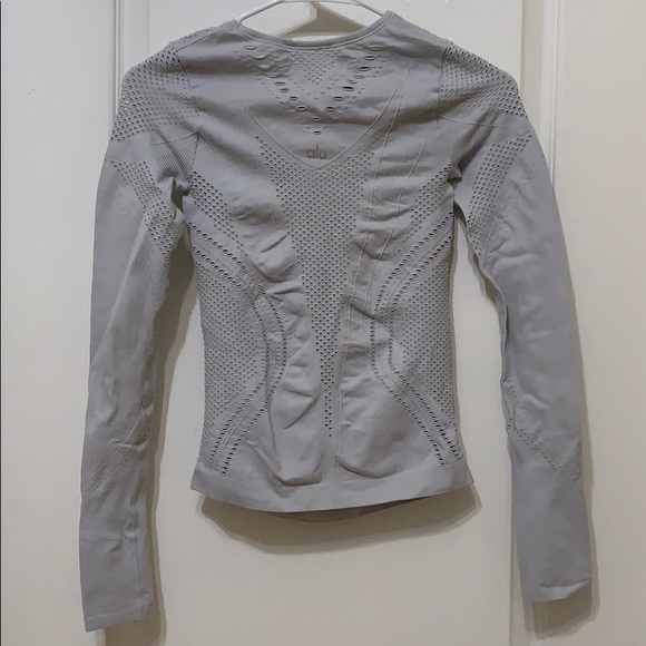 Alo Yoga Lark top - Picture 4 of 4